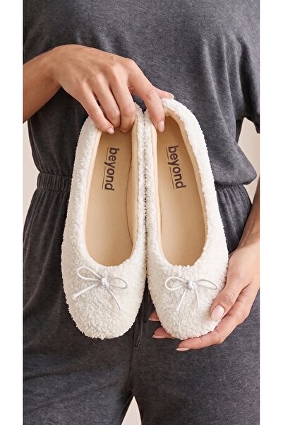 Beyond Women's White Sherpa Furry Bowknot Casual Ballerinas 1 cm Byndsharp01