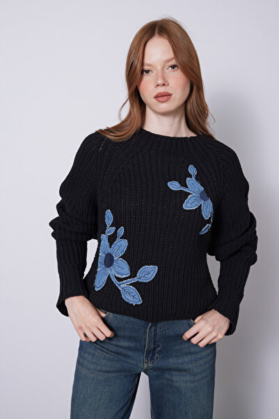 Nisan Jeans Flower-Embellished Stand-Up Collar Folded Sleeves Knitwear Sweate...