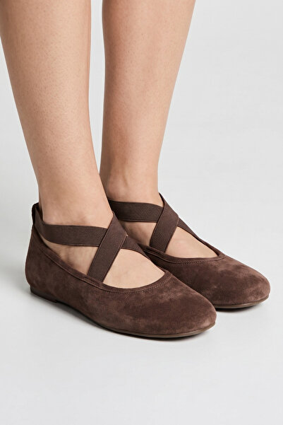 Ekonomik Ayakkabı Women's Brown Suede Look Cross-Strapped Flat Sole Ballerinas