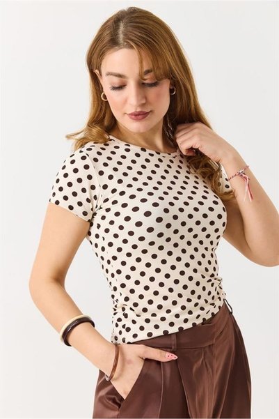 Juuuj Brown Stretchy Textured Crew Neck Short Sleeve Slim Fit Polka Dot Patterned Knitted Blouse