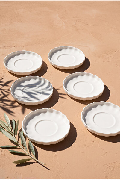 welcomein Porcelain 6-Piece Tea Plate Set White Wavy Edged Presentation Plate