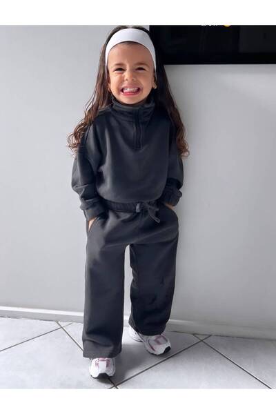 Machetta Unisex Relaxed Fit Half-Zip Top - Sweatpants Bottom Top Set