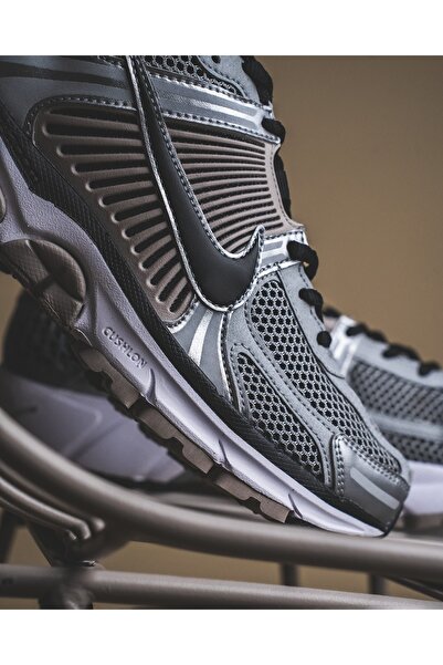 Nike Zoom Vomero 5 Metallic Silver College Erkek Gri Spor Ayakkabı-FJ4145-007-Tanem Sport