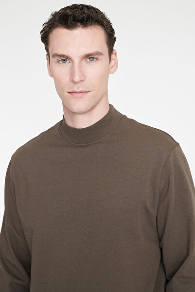AC&Co / Altınyıldız Classics Erkek Haki Pamuklu Standart Fit Normal Kesim Yarım Balıkçı Yaka Sweatshirt