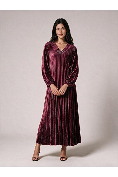 TOP CLOTHE جلابية مخمل بكسرات وتفاصيل لامعة