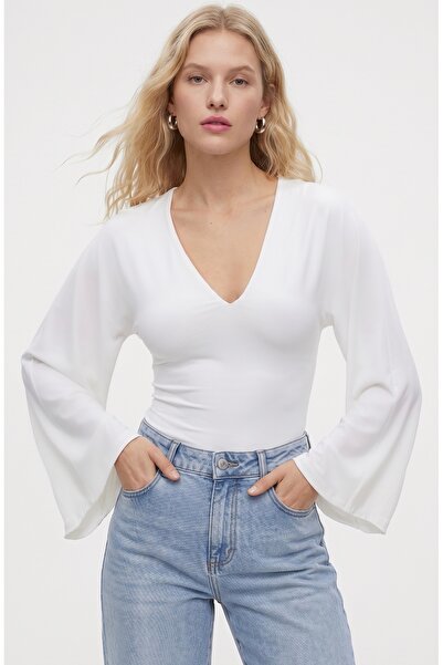 Ritnice Women's Vivian Waist-Slit V-Neck Long Sleeve Basic Ecru Knitted Blouse