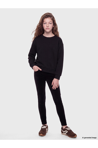 LC Waikiki Ozmarka New Season Black Crew Neck Thick Sweatshirt for Girls