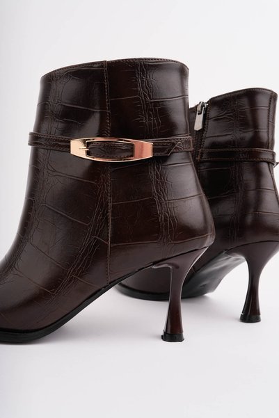 VİYANAAYAKKABI Women's Coffee-Colored Crocodile Belt Detailed Pointed Toe Thin Heel Boots