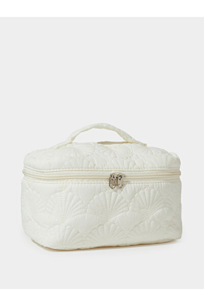 Styli White Seashell Embroidered Wash Bag