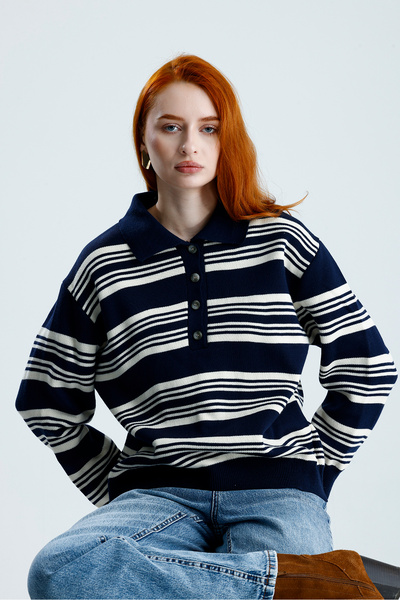 Madame QAN's Striped Polo Collar Knit Sweater