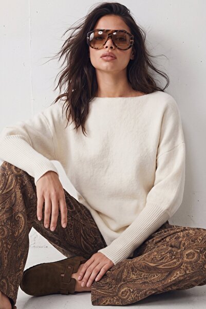 VAGGON Boat neck asymmetric knit blouse