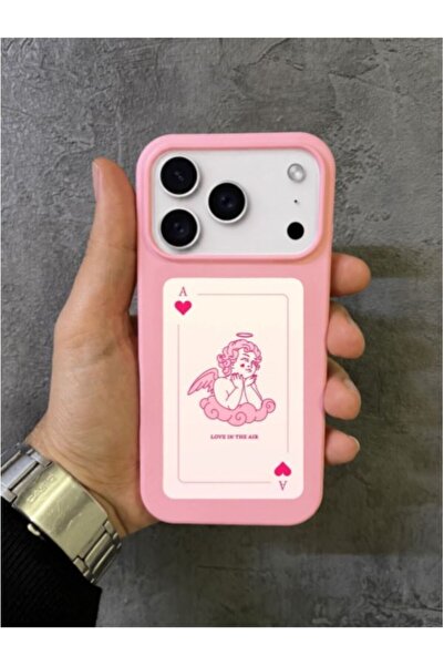 ALYACEPSTORE CASE حافظة وردية اللون متوافقة مع هاتف iPhone 17 Pro Max مع تصميم مفصل على شكل ملاك ووردة آس موتيف