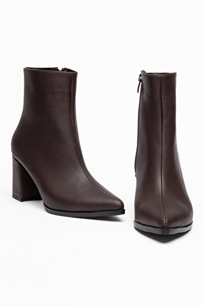 LEMUES SHOES حذاء نسائي بني بكعب قصير وسحاب جانبي