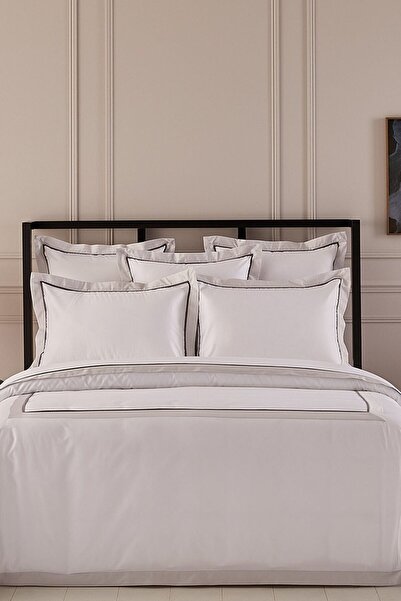 Wedgwood Opera Duvet Cover, Luxurious Supima Cotton and Elegant Silver Color