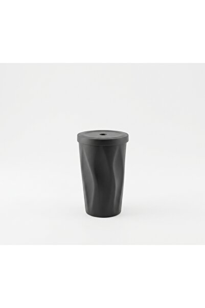 Primo Plus 600ml A thermal mug featuring a modern, wavy design and distinctiv...