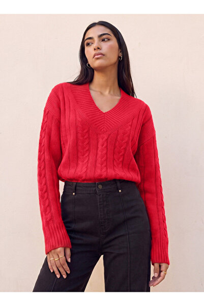 FAV V-neck Cable Knit Sweater