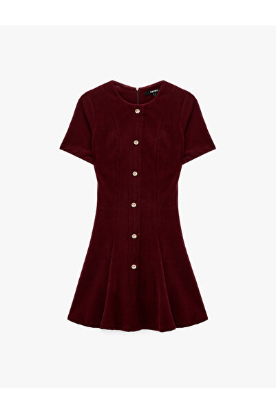 Koton Slim Fit Bisiklet Yaka Kısa Kollu Süs Düğmeli Mini Elbise