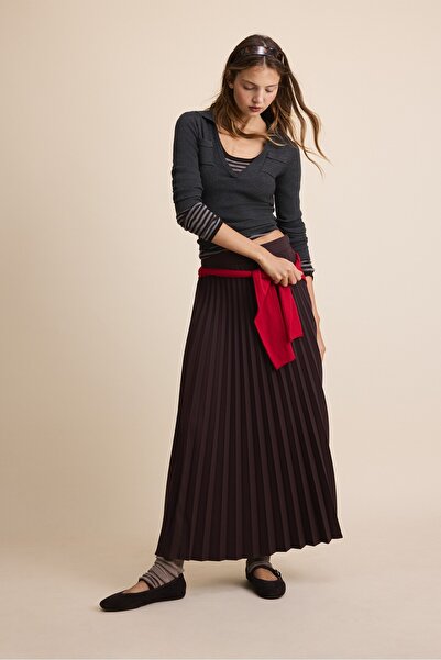 Stradivarius تنورة ماكسي مطوية