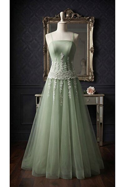 davinchi Royal Green Embroidered Lace Evening Gown with Luxurious Lace and En...