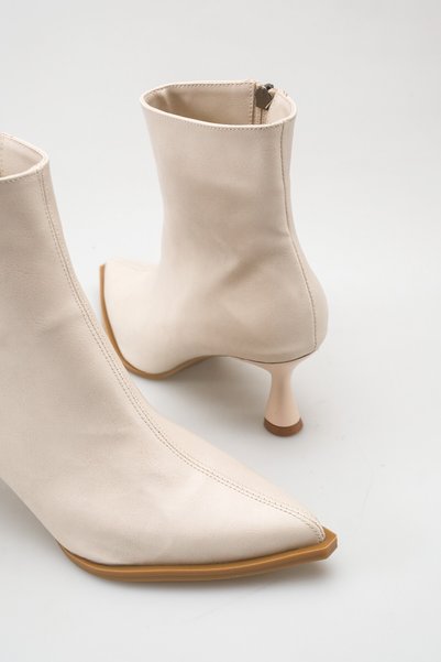 meyra'nın ayakkabıları Women's Thin Heeled Slip-On Boots in Skin Color