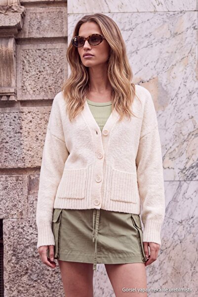Trendyol Collection Wardrobe Essentials Ecru Soft Textured Basic Wide Fit Spe...