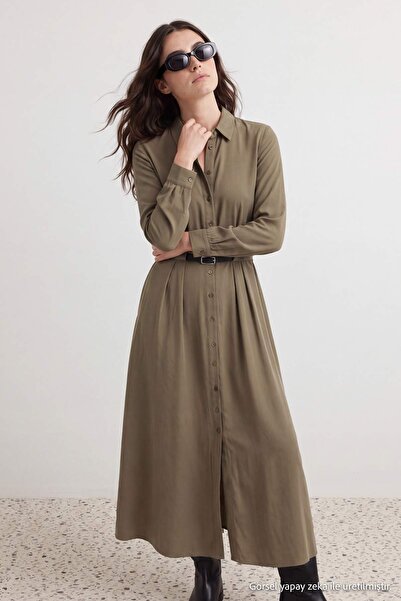 Trendyol Modest Grünes Hemdkleid Maxi mit Gürtel, gewebtes Hijab-Hemdkleid TC...
