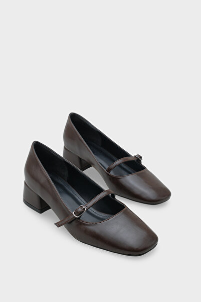 Capone Outfitters Elyn Short Heeled Blunt Toe Strappy Mary Jane Women's Shoes