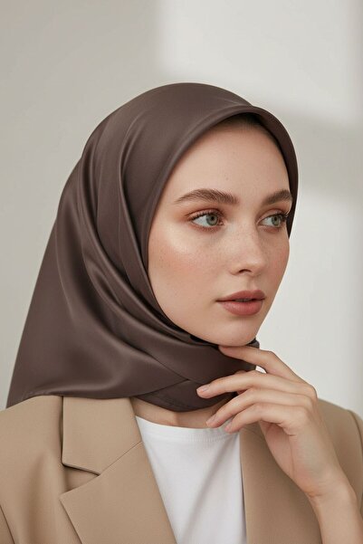 Vissona %100 Twill İpek Düz Desenli Eşarp 90x90 Eşarp Dikim Şekli : El Dikişi
