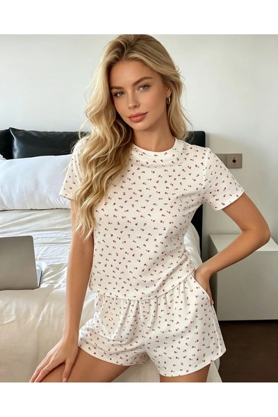 Qulaccia kadın şortlu lale desenli seo uyumlu pijama takımı