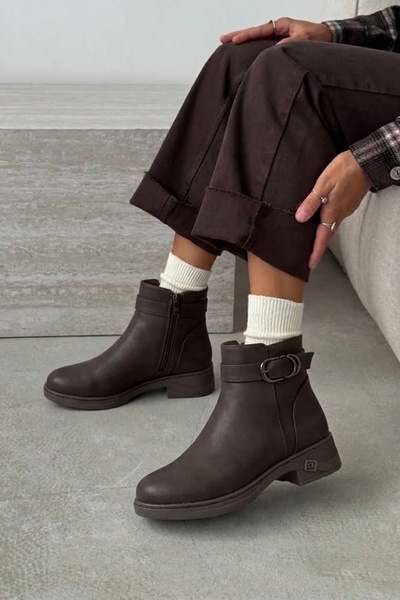 DefHeel'e Γυναικείες μπότες Nubuck με λεπτομέρεια αγκράφας και φερμουάρ R15D104