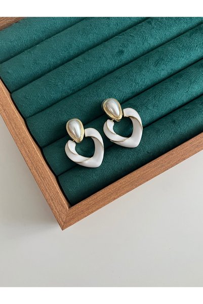 BusradanDesign Special Series Pearl Detailed White Earrings