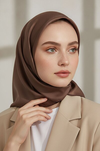 Vissona %100 Twill İpek Düz Desenli Eşarp 90x90 Eşarp Dikim Şekli : El Dikişi