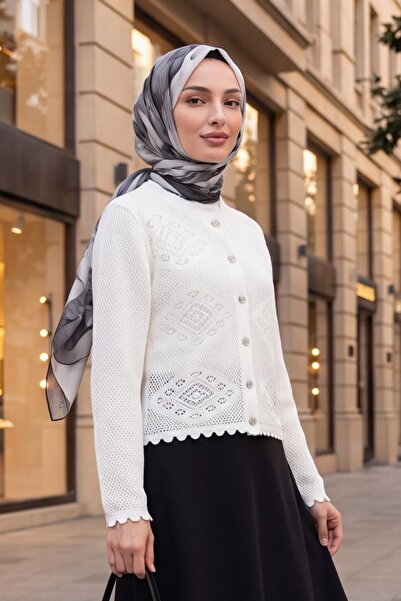 Modamorfo كارديجان تريكو مزين بأزرار ونقوش هندسية - إكرو