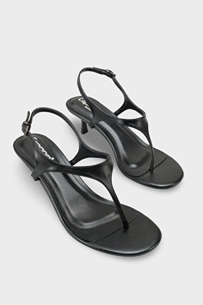 Capone Outfitters Corella Round Toe Flip Flop Mid Heel Women's Shoes