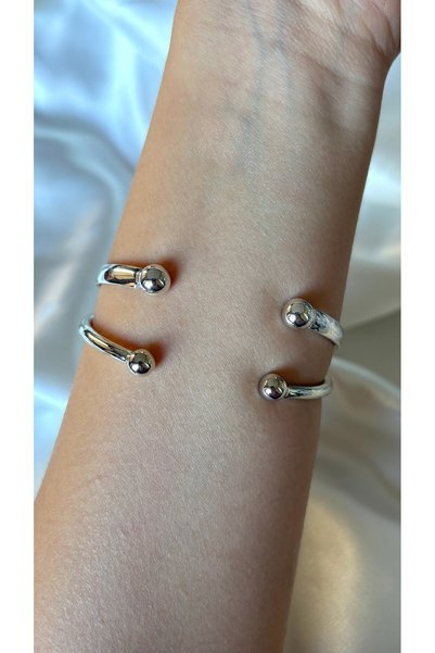 Eylülün Takısı Women's Silver Color Stone Heart Detailed 2-Piece Bracelet Set
