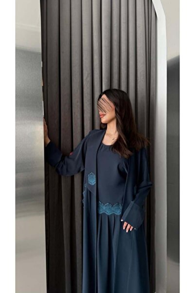 dar laha abaya عباية D 70012 - مصنوعة من قماش ناعم، تتميز بياقة أنيقة مزينة ب...