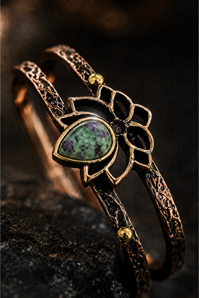 İyyaKee Ruby Zoisite Stone Flower Motif Pure Copper Women's Bracelet Handmade Adjustable Clasp