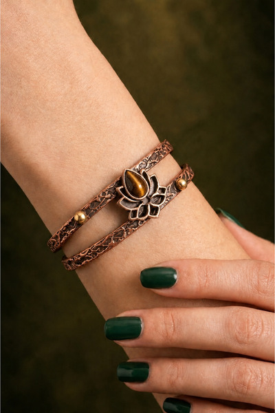 İyyaKee Tiger's Eye Stone Flower Motif Pure Copper Women's Bracelet Handmade Adjustable Clasp