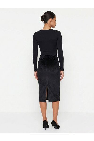WAYS Women's Black Velvet Skirt with Back Slit Detail, Elastic Waist, Below the Knee, Tight Pencil Skirt, 4 Seasons