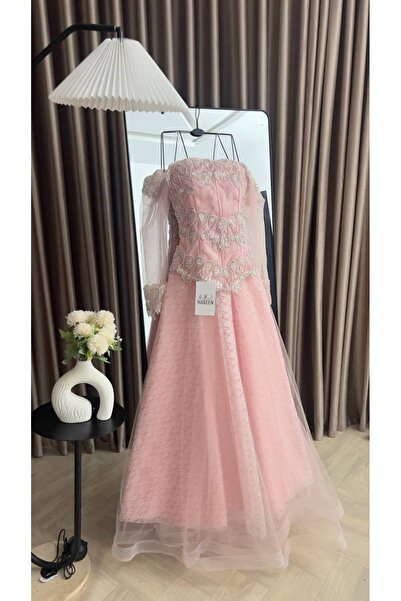 Nareen Fashion فستان أنيق بتصميم راقٍ وتفاصيل ناعمة، إطلالة فخمة ومميزة تناسب...