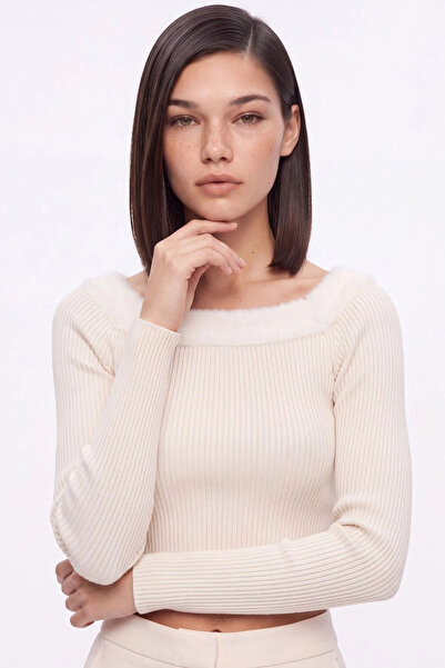cemo Yaka Kürk Detaylı Fitilli Crop Triko Bluz