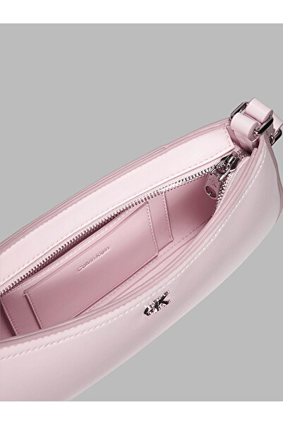 Calvin Klein Kadın CK Small Omuz Çantası
