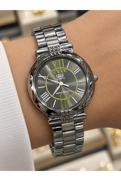 Q&Q Women's Wristwatch Black Color Steel Band Casual and Stylish Combination ...