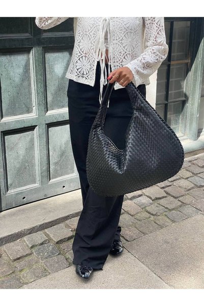 Siraj Pi̇etri̇ Knitted Leather Hand and Shoulder Women's Bag