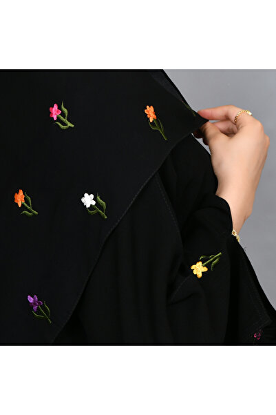 HAWRAA ABAYA عباية سوداء بتطريز الأزهار الملونة المبعثرة