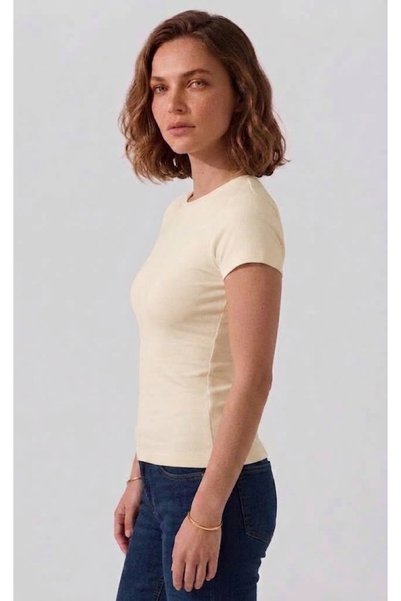 JUPEN Women's Crew Neck Stretchy Body Fitted T-Shirt
