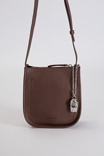 Levidor Coffee charm detailed leather crossbody shoulder bag