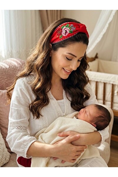 LiewensStyle Red Maternity Crown with Canvas Embroidery