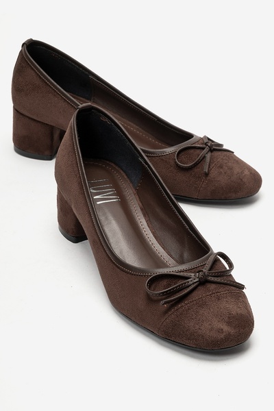 LuviShoes Γυναικεία παπούτσια με χοντρό τακούνι LESLIE σε καφέ σουέντ με φιόγκο