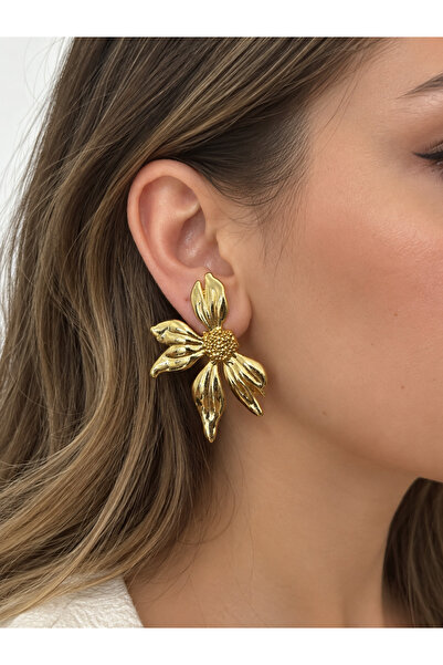 DOVRIQ Gold Flower Design Earrings, Women's Earrings